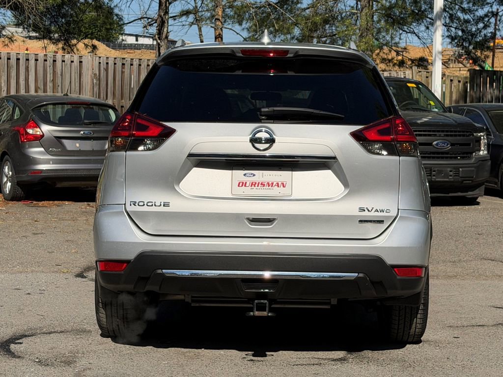 Used 2018 Nissan Rogue SV w/ Premium Package AWD/4WD image 6