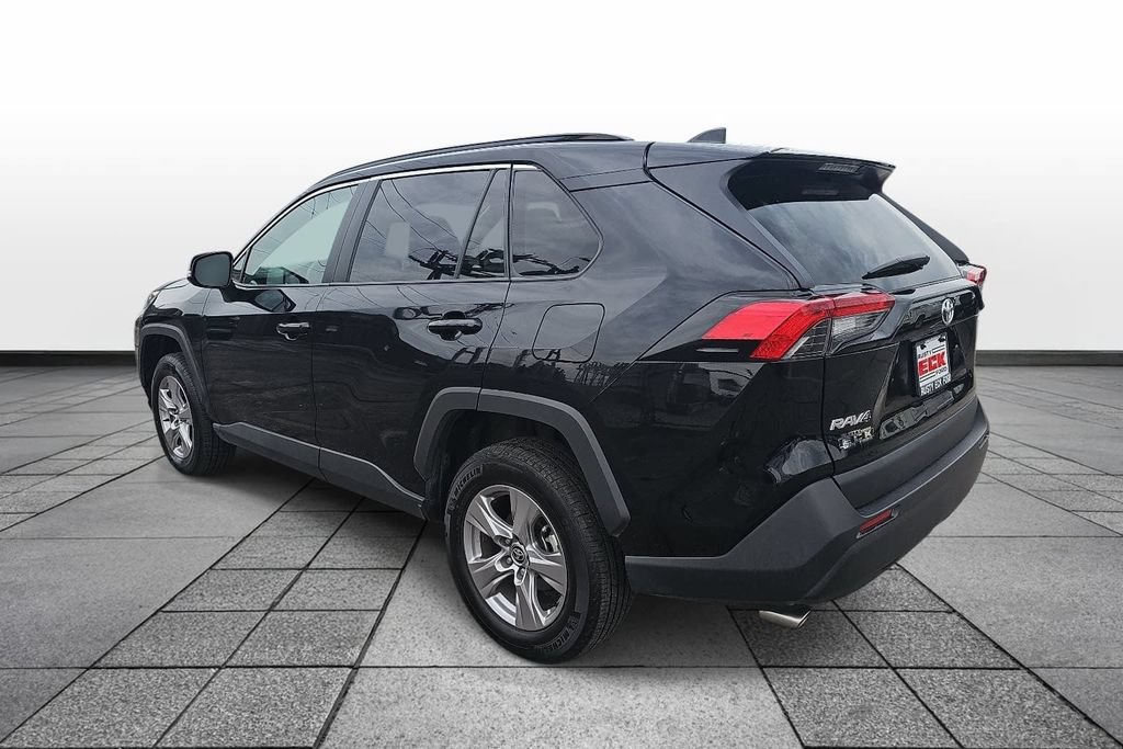 Used 2025 Toyota RAV4 XLE FWD image 7