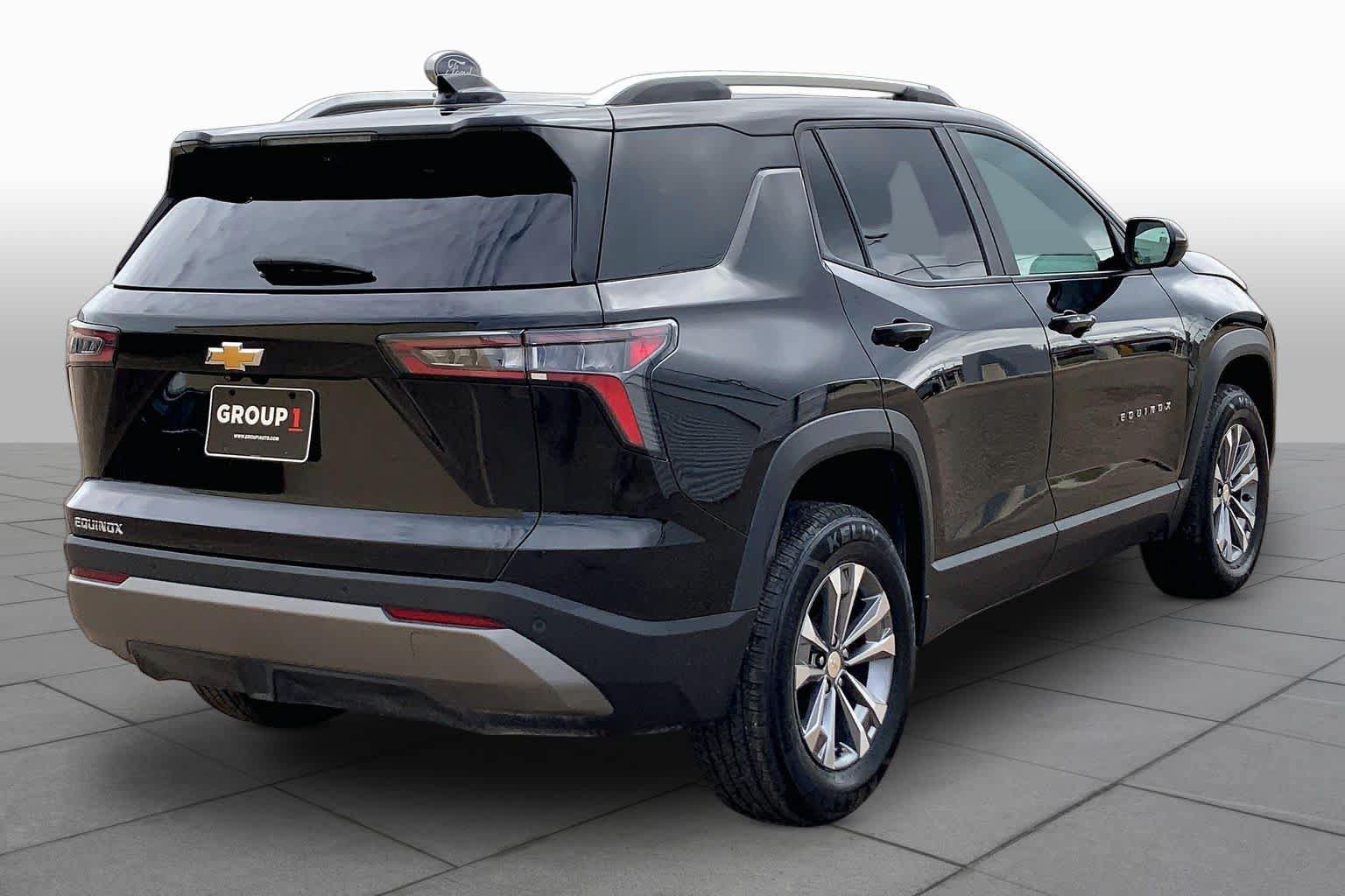 Used 2025 Chevrolet Equinox LT w/ Convenience Package II FWD image 13