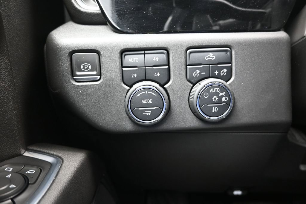 Used 2022 Chevrolet Silverado 1500 LT Trail Boss AWD/4WD image 17