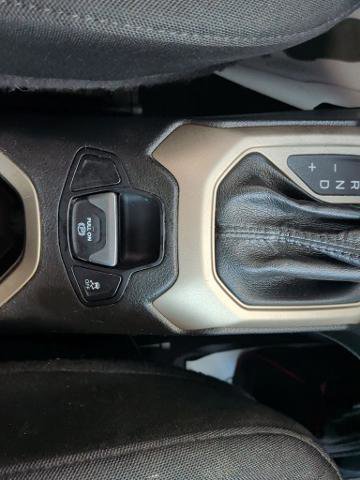 Used 2017 Jeep Renegade Latitude image 20