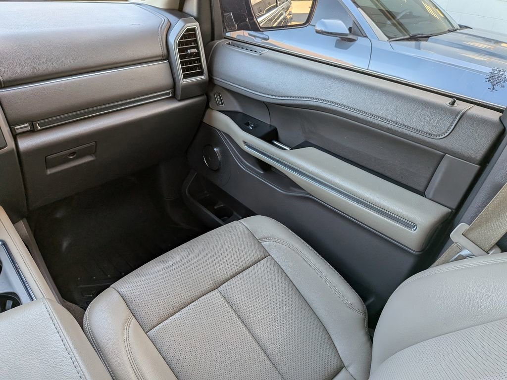 Certified 2021 Ford Expedition XLT image 18
