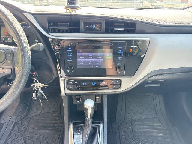 Used 2017 Toyota Corolla LE w/ Carpet Mat Package (TMS) FWD image 22