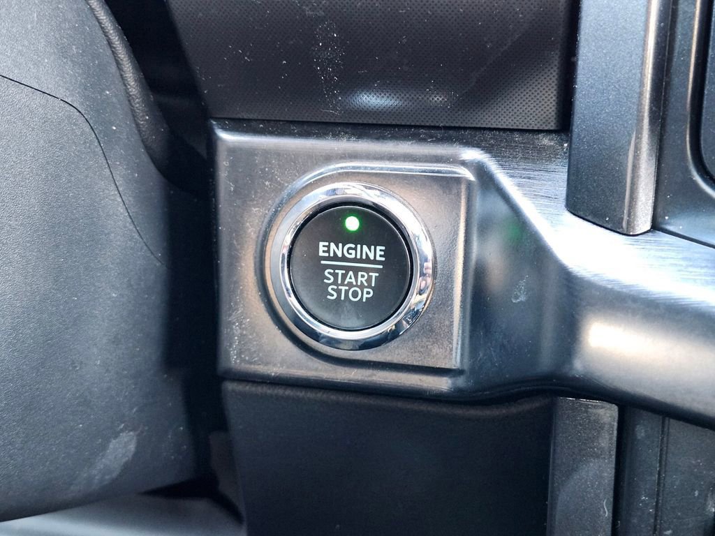 Certified 2022 Ford F150 Lariat w/ Equipment Group 502A High image 24