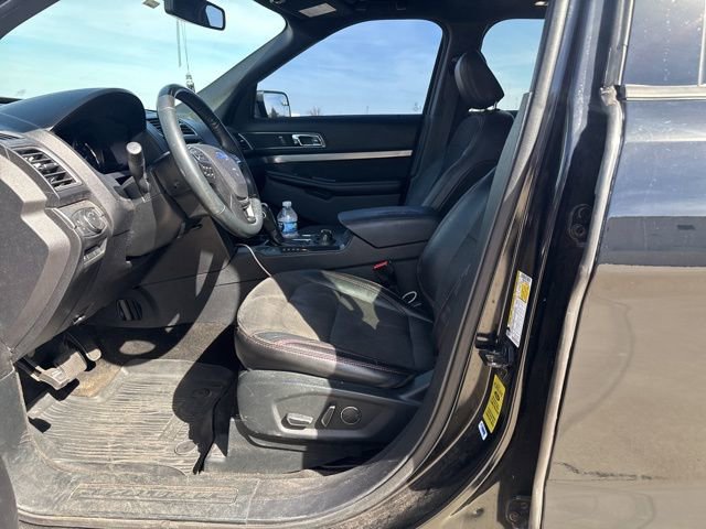 Certified 2018 Ford Explorer XLT w/ Equipment Group 202A image 10
