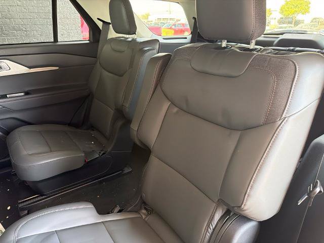 Certified 2025 Ford Explorer Active w/ Active Comfort Package RWD image 8