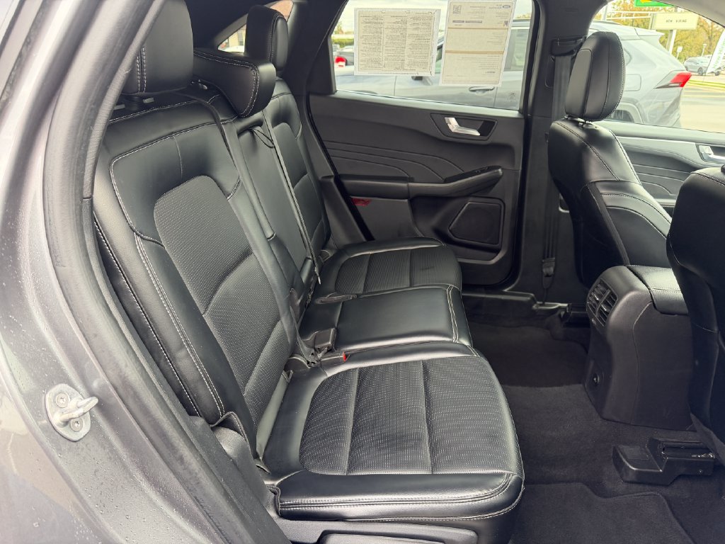 Certified 2024 Ford Escape Platinum AWD/4WD image 23