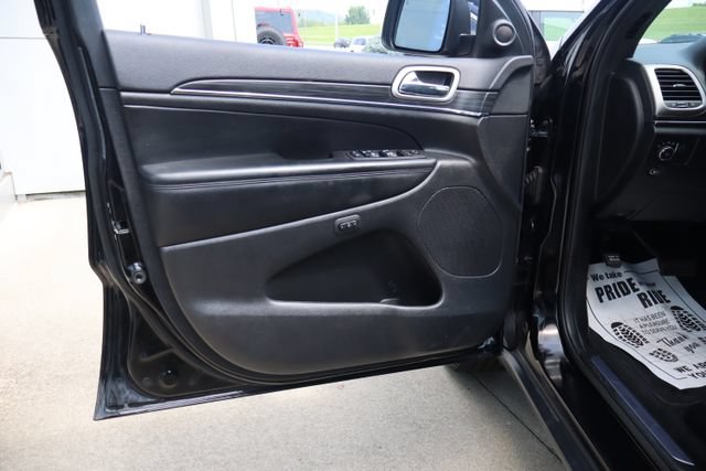 Used 2022 Jeep Grand Cherokee Limited w/ Tech Group AWD/4WD image 13