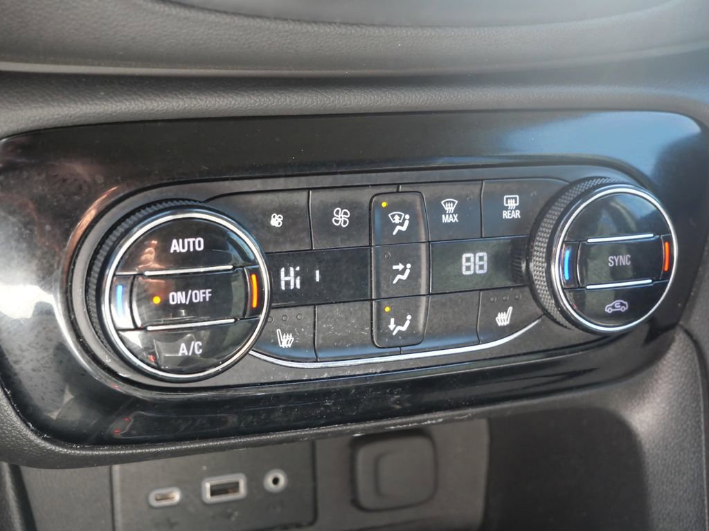 Used 2022 Buick Encore GX Select w/ Sport Touring Package image 25