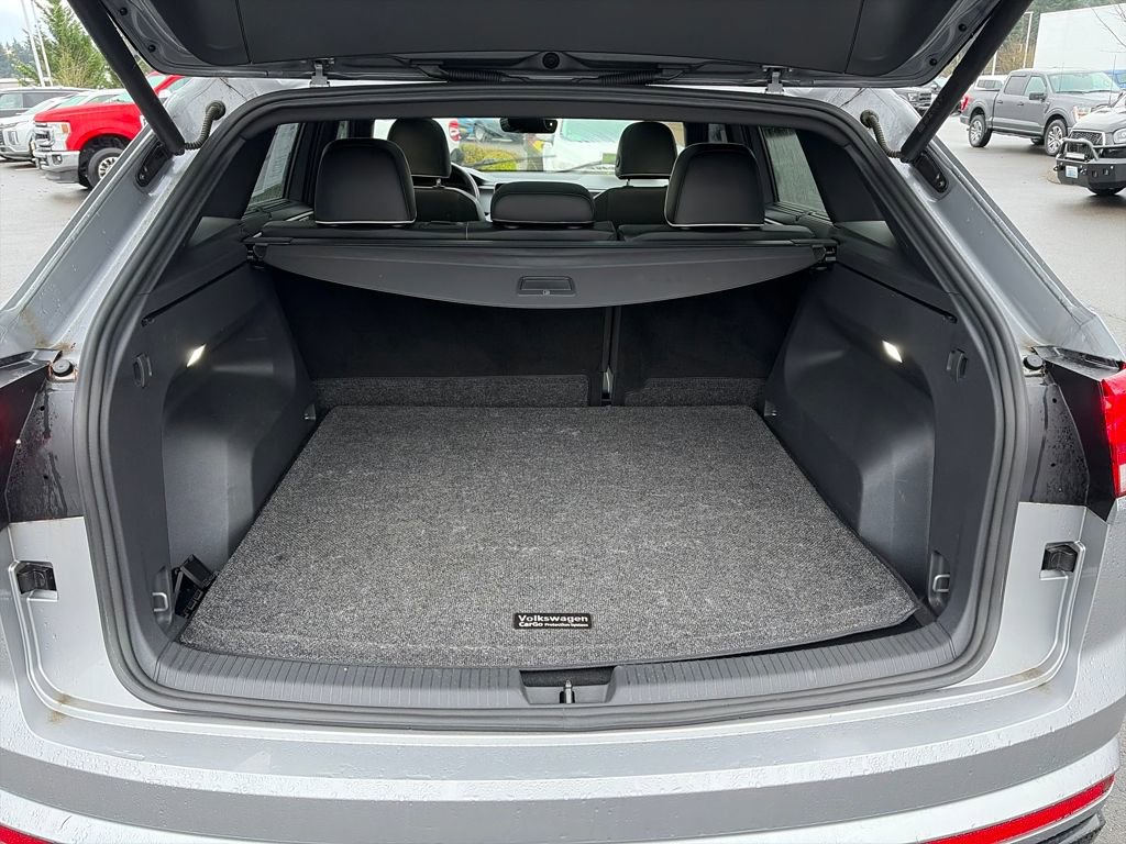 Used 2024 Volkswagen Atlas Cross Sport SEL Premium R-Line image 34