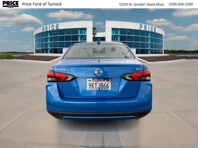 Used 2022 Nissan Versa SV image 4