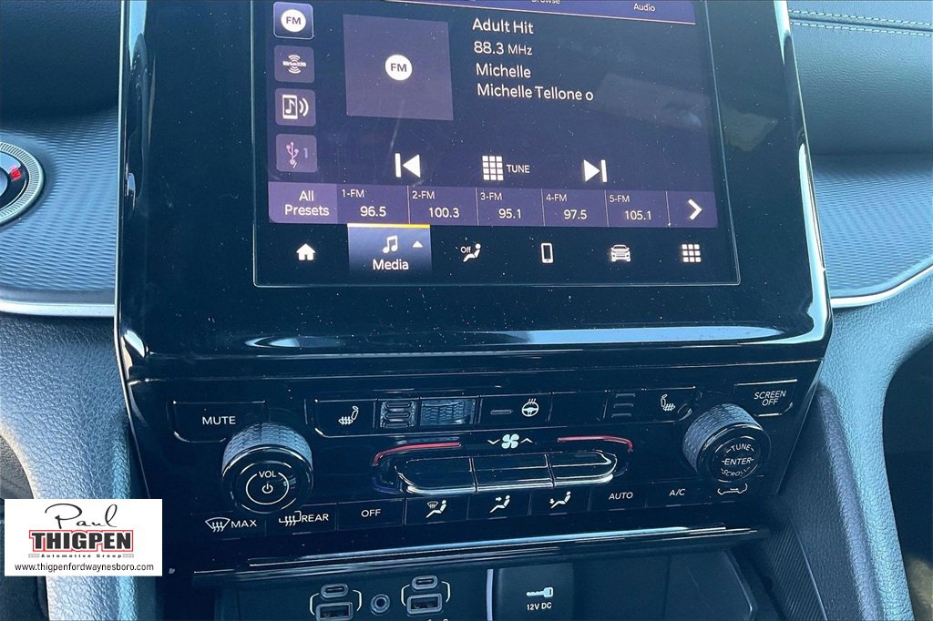 Used 2025 Jeep Grand Cherokee Altitude image 30