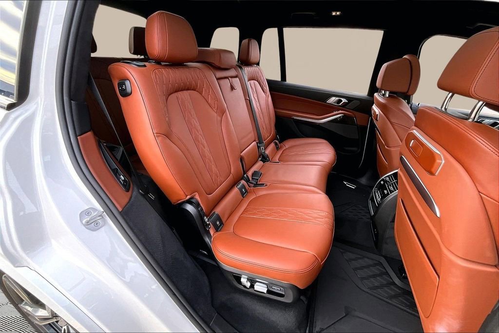 Used 2025 BMW X7 M60i w/ Climate Comfort Package AWD/4WD image 26