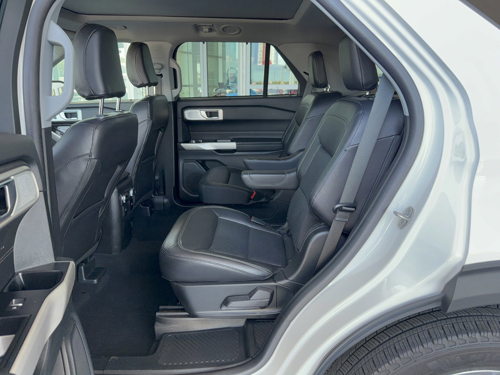 Certified 2023 Ford Explorer Limited w/ Limited Technology Package image 12