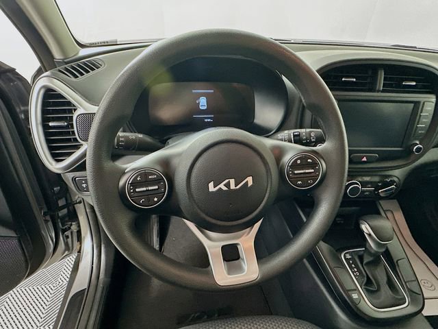 Used 2025 Kia Soul LX FWD image 16