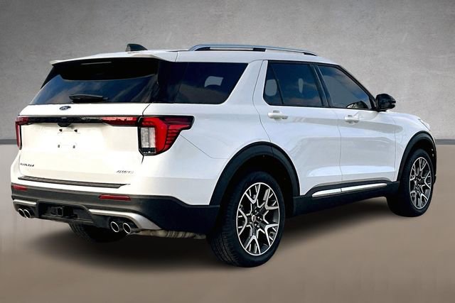 Certified 2025 Ford Explorer Platinum w/ Ultimate Package AWD/4WD image 2