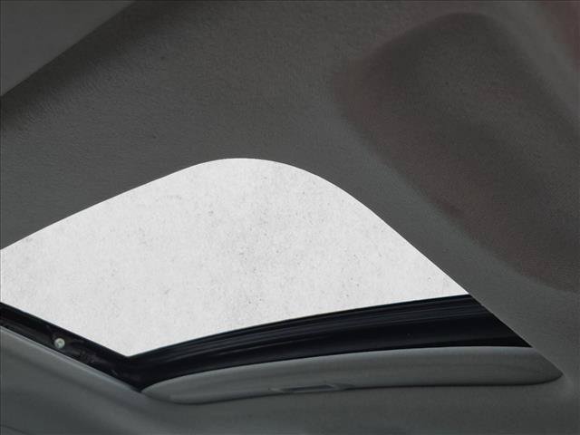 Used 2023 Hyundai Venue SEL FWD image 15