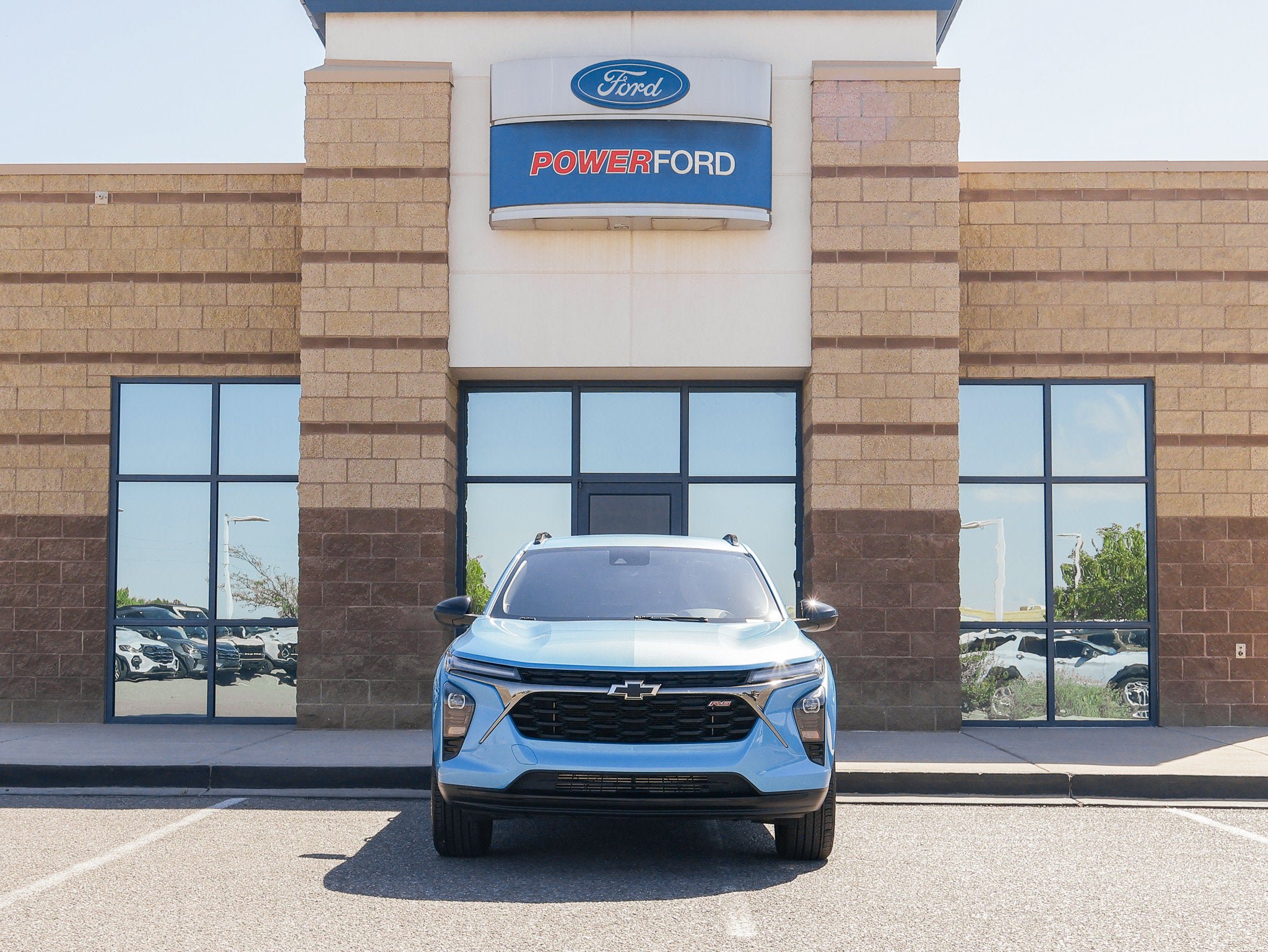 Used 2025 Chevrolet Trax RS FWD image 3
