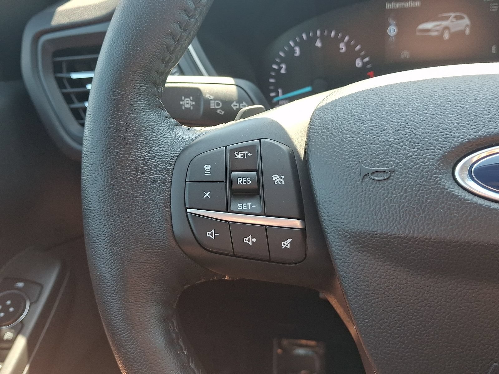Certified 2020 Ford Escape SEL AWD/4WD image 23