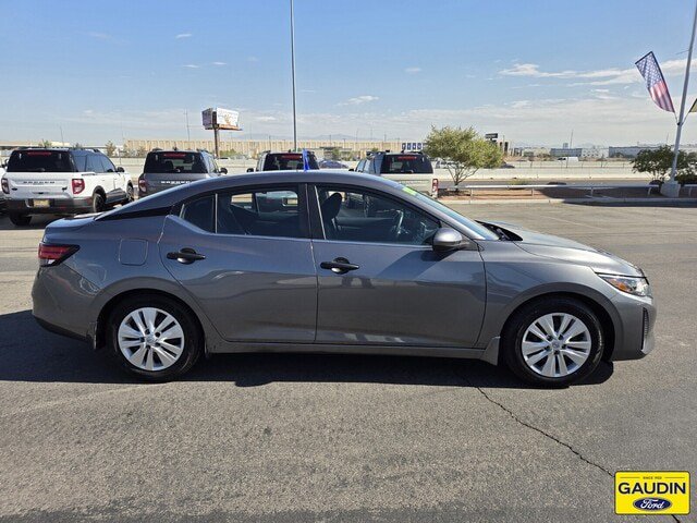 Used 2025 Nissan Sentra S FWD image 8
