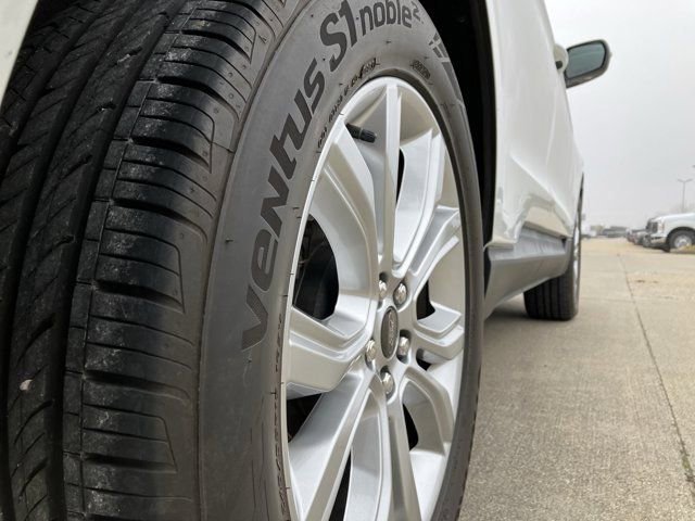 Certified 2024 Ford Edge Titanium w/ Equipment Group 301A image 11