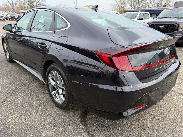 Used 2023 Hyundai Sonata SEL w/ Preferred Accessory Package image 2