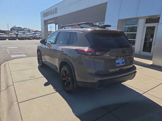 Used 2025 Nissan Rogue SV AWD/4WD image 3