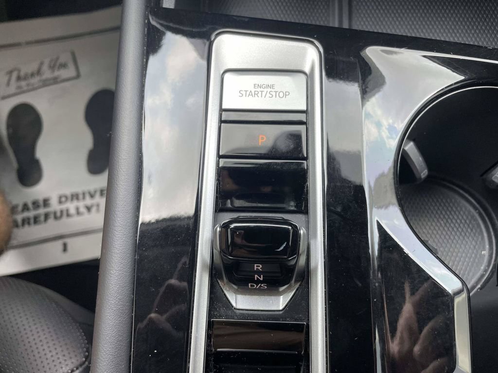 Used 2024 Volkswagen Atlas SE FWD image 17
