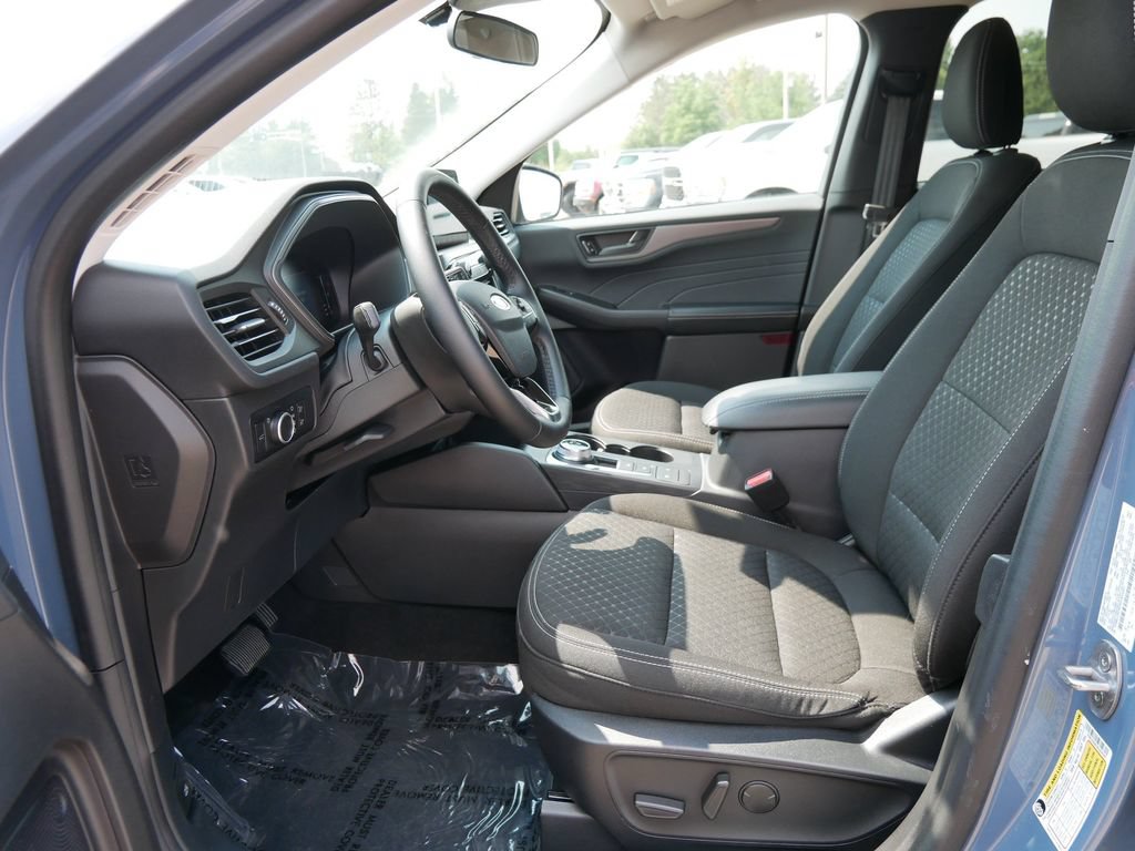 Certified 2024 Ford Escape Active AWD/4WD image 9