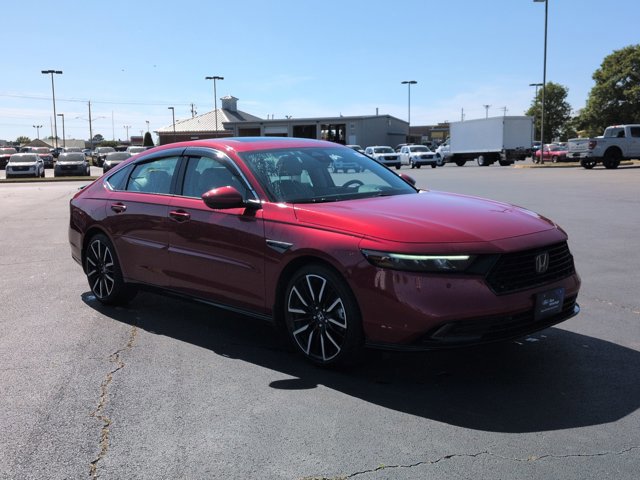 Used 2024 Honda Accord Touring image 2