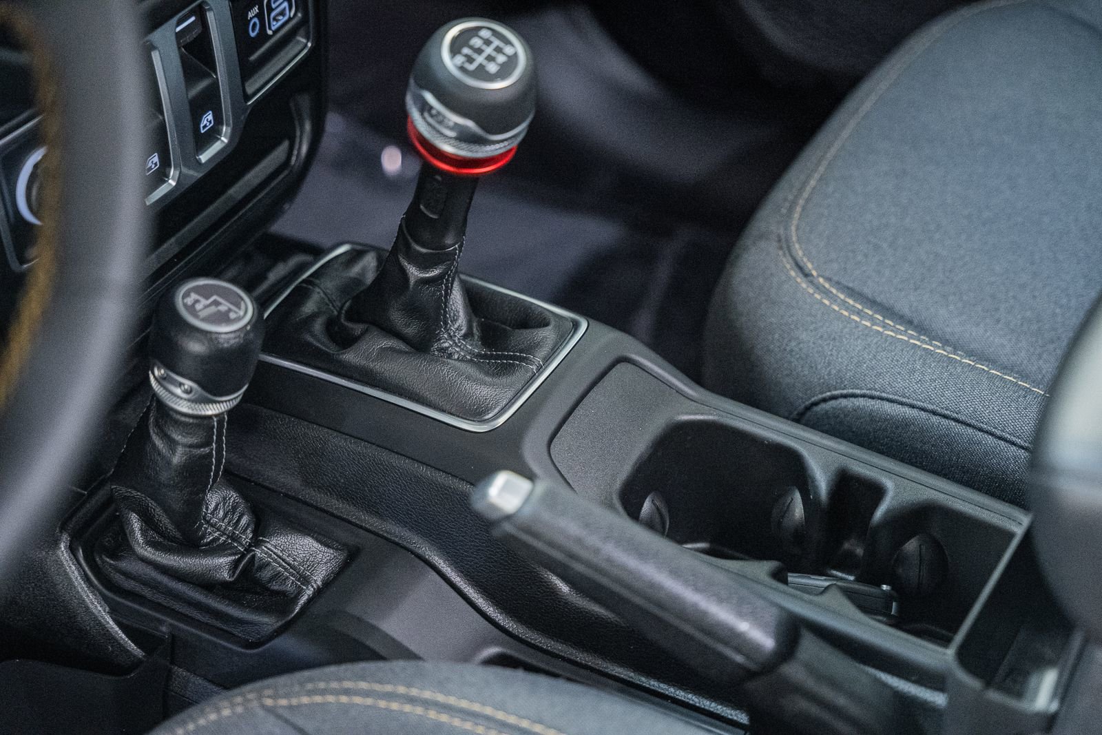 Used 2024 Jeep Wrangler Sport AWD/4WD image 38