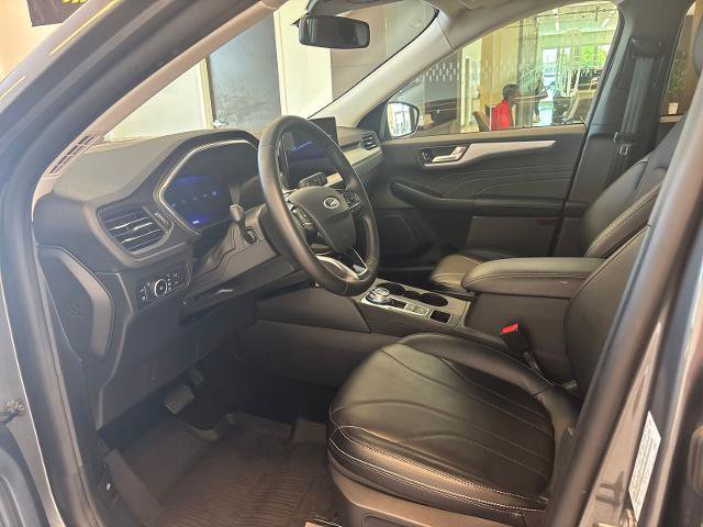 Certified 2025 Ford Escape SE w/ PHEV Premium Package FWD image 13