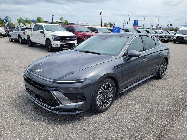 Used 2026 Hyundai Sonata Limited FWD image 2