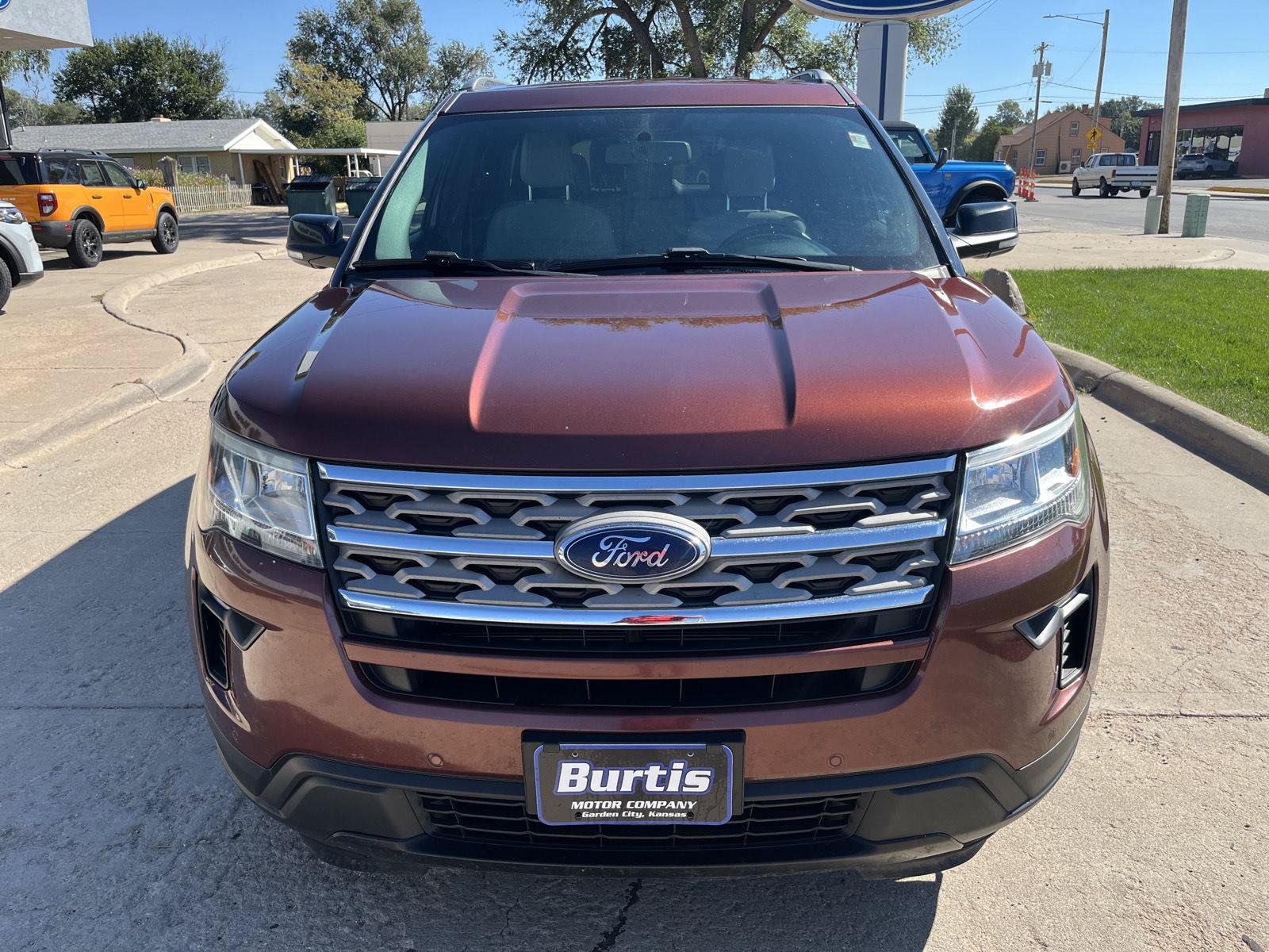 Certified 2018 Ford Explorer XLT w/ Equipment Group 201A FWD image 3