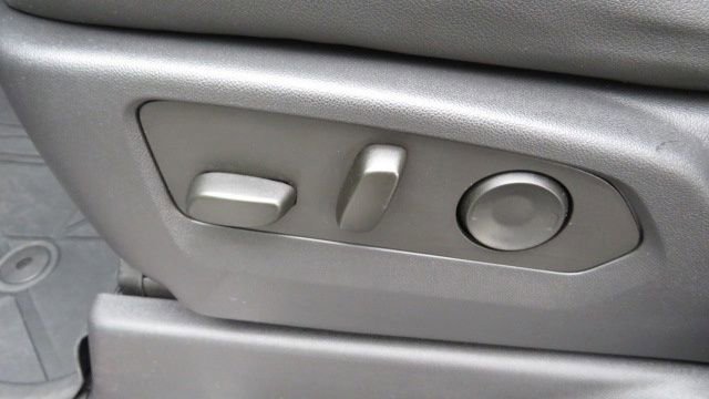 Used 2022 Chevrolet Silverado 1500 ZR2 w/ Technology Package image 17