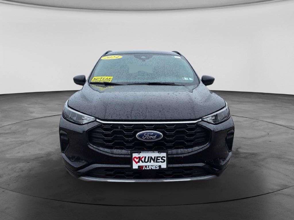 Certified 2024 Ford Escape ST-Line AWD/4WD image 2