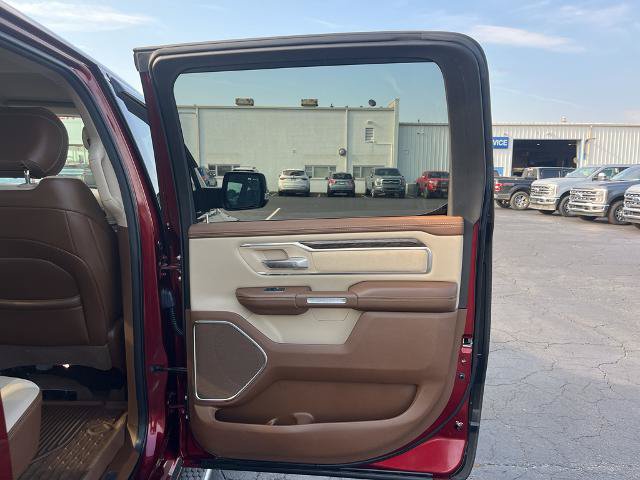 Used 2019 RAM 1500 Laramie AWD/4WD image 18