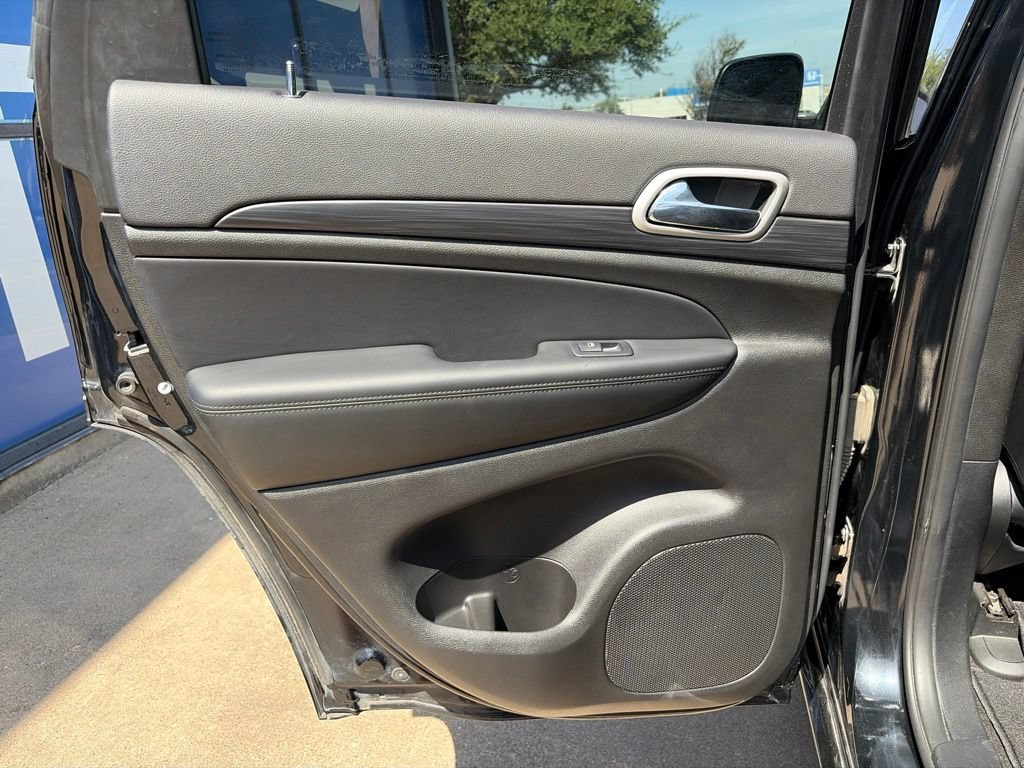 Used 2020 Jeep Grand Cherokee Altitude RWD image 16