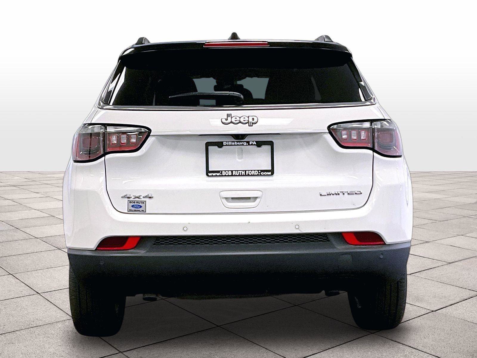 Used 2025 Jeep Compass Limited AWD/4WD image 4