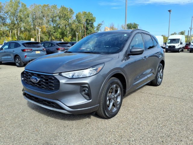 Certified 2024 Ford Escape ST-Line Select w/ Tech Pack #1 AWD/4WD image 3