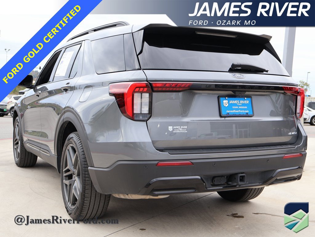 Certified 2025 Ford Explorer ST-Line w/ ST-Line Street Pack image 3