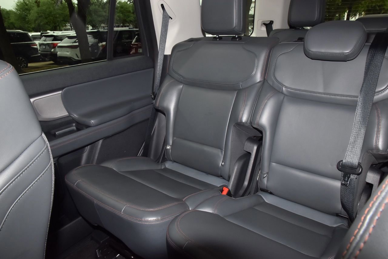 Certified 2025 Ford Expedition Active AWD/4WD image 21