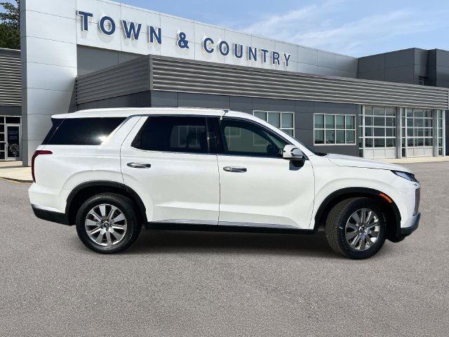 Used 2025 Hyundai Palisade SEL FWD image 2