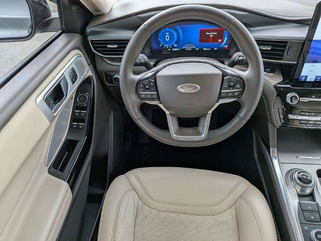 Certified 2022 Ford Explorer Platinum w/ Equipment Group 601A AWD/4WD image 15