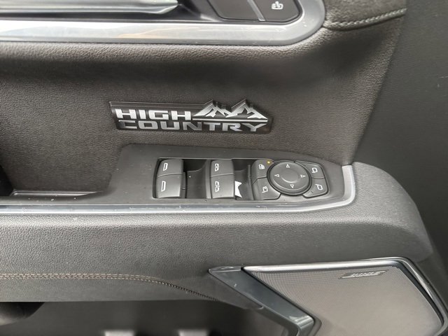 Used 2025 Chevrolet Silverado 1500 High Country w/ Midnight Edition image 17