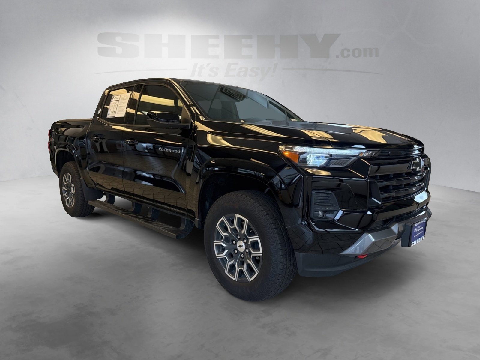 Used 2023 Chevrolet Colorado Z71 w/ Z71 Convenience Package 2 image 8