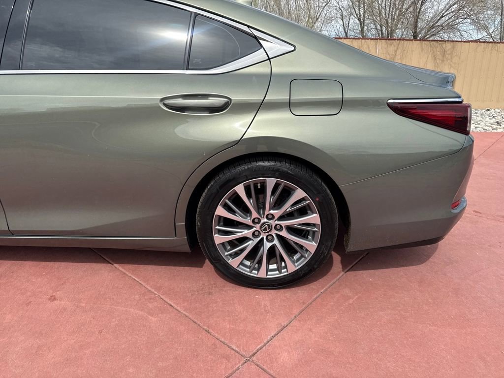 Used 2020 Lexus ES 350 w/ Premium Package image 31