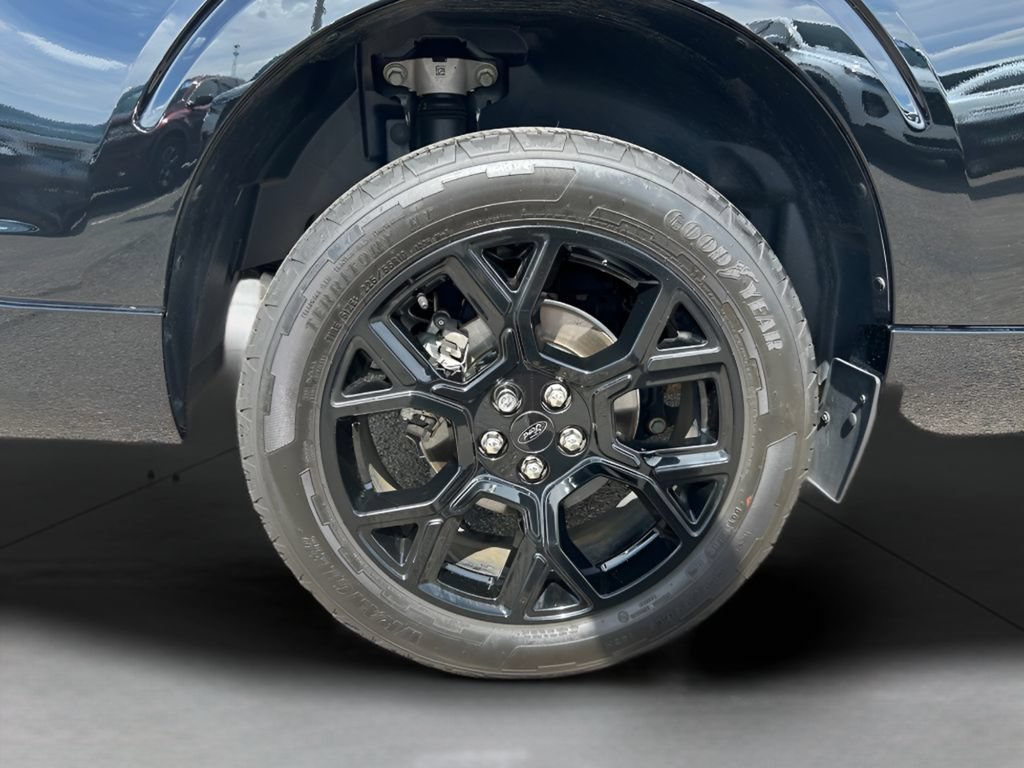 Certified 2025 Ford Maverick Lobo AWD/4WD image 25