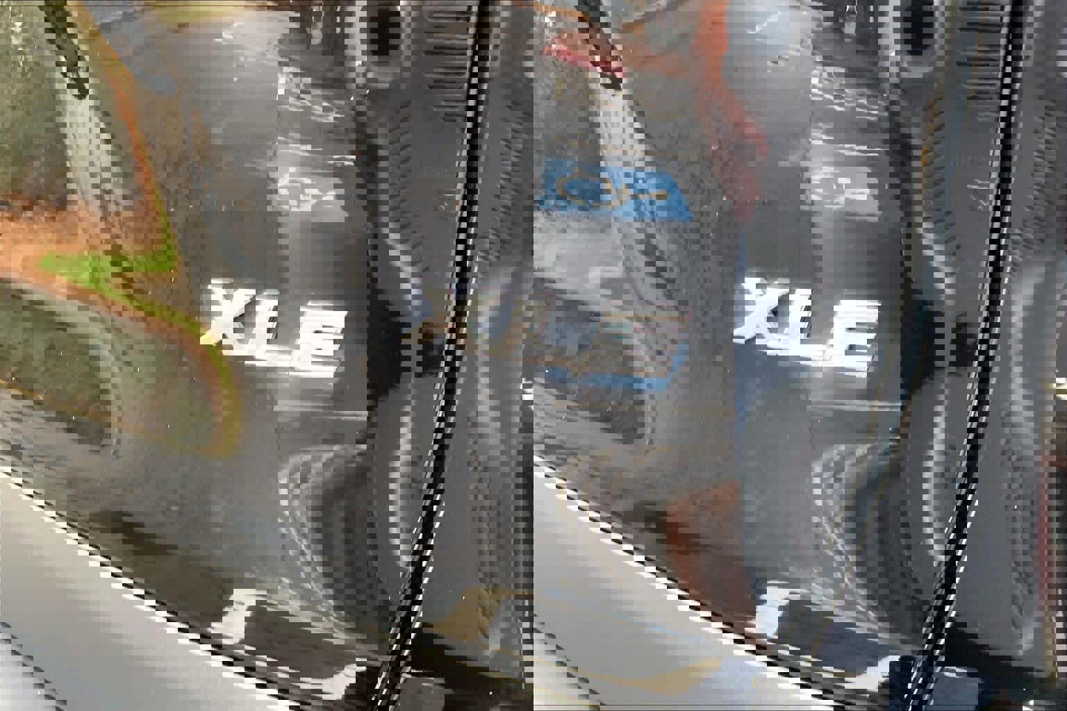 Used 2020 Toyota RAV4 XLE w/ Convenience Package image 12