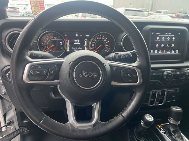 Used 2018 Jeep Wrangler Unlimited Sahara w/ Dual Top Group AWD/4WD image 24